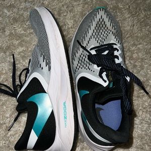 Nike Air Zoom Winflo 6 running shoes. Size 10 in women’s.